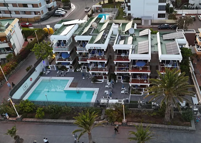 Apartamentos El Paseo